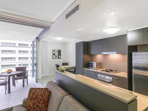 Oaks Brisbane Casino Tower Suites - Cruises Travel 15