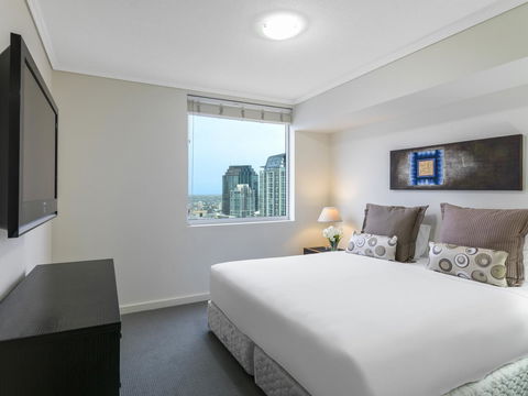 Oaks Brisbane Casino Tower Suites - Cruises Travel 6