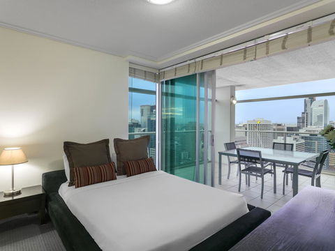 Oaks Brisbane Casino Tower Suites - Cruises Travel 7