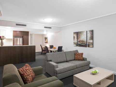Oaks Brisbane Casino Tower Suites - Cruises Travel 21