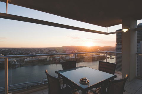 Oaks Brisbane Casino Tower Suites - Cruises Travel 0