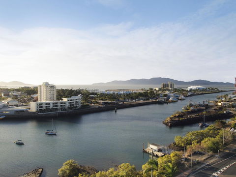Oaks Townsville Metropole Hotel - Travel Agents 3