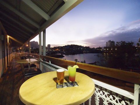 Oaks Townsville Metropole Hotel - Travel Agents 7