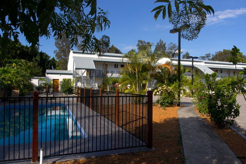 Novena Palms Motel - Cruises Travel 6