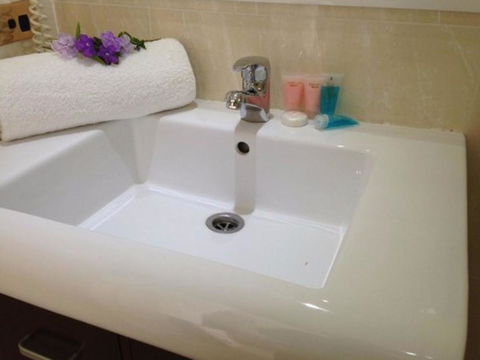 Novena Palms Motel - Cruises Travel 1