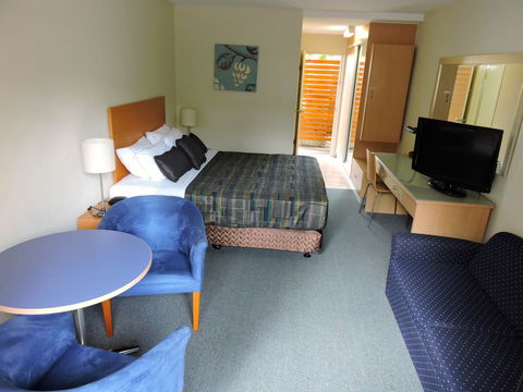 Best Western Airport 85 Motel - Cruises Travel 24