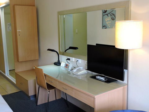 Best Western Airport 85 Motel - Cruises Travel 27