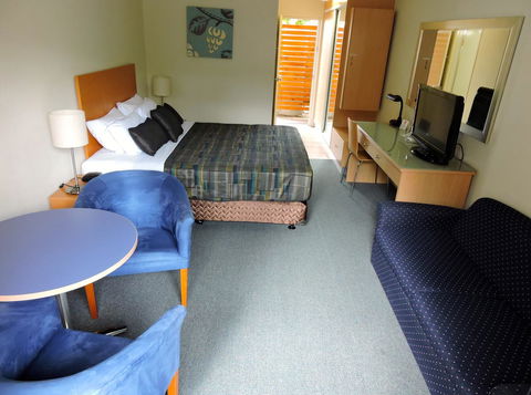 Best Western Airport 85 Motel - Cruises Travel 25