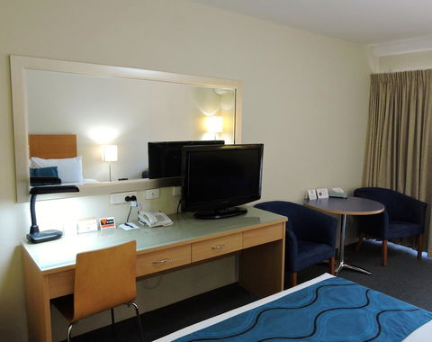 Best Western Airport 85 Motel - Cruises Travel 6