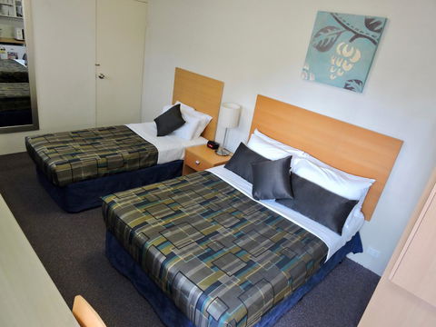 Best Western Airport 85 Motel - Cruises Travel 36