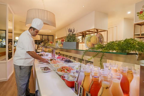 Mercure Brisbane King George Square - Tourism Guide 16