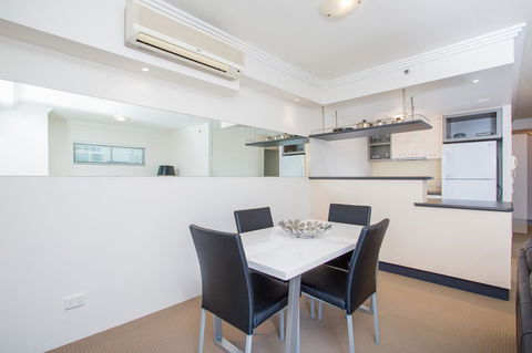 Republic Apartments Brisbane City - Cruises Travel 19
