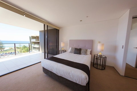 Ambience On Burleigh Beach - Tourism Guide 15
