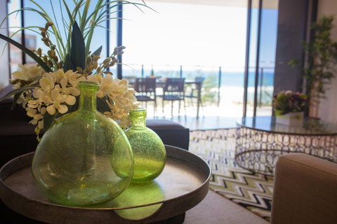 Ambience On Burleigh Beach - Tourism Guide 10