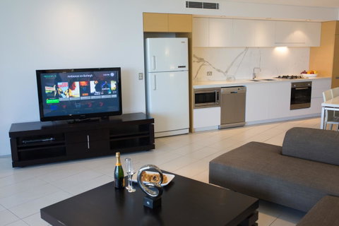 Ambience On Burleigh Beach - Tourism Guide 18