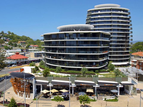 Ambience On Burleigh Beach - Tourism Guide 6