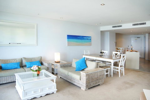 Ambience On Burleigh Beach - Tourism Guide 19