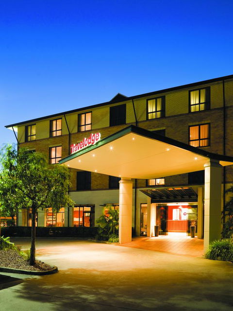 Mercure Brisbane Garden City - Cruises Travel 0