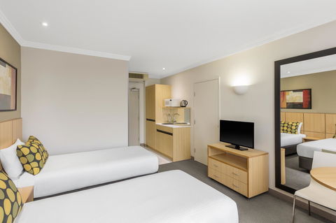 Mercure Brisbane Garden City - Cruises Travel 7