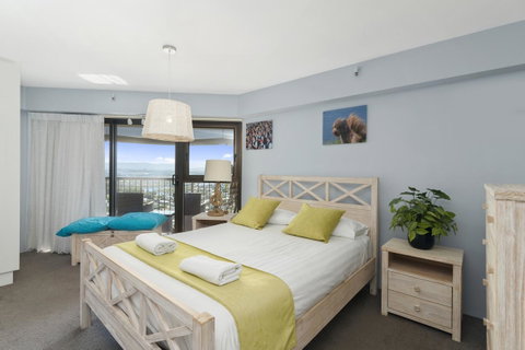 Burleigh Esplanade Apartments - Tourism Guide 17