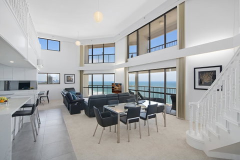 Burleigh Esplanade Apartments - Tourism Guide 35
