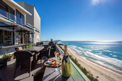 Burleigh Esplanade Apartments - Tourism Guide 10