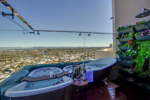 Burleigh Esplanade Apartments - Tourism Guide 8