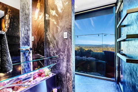 Burleigh Esplanade Apartments - Tourism Guide 7
