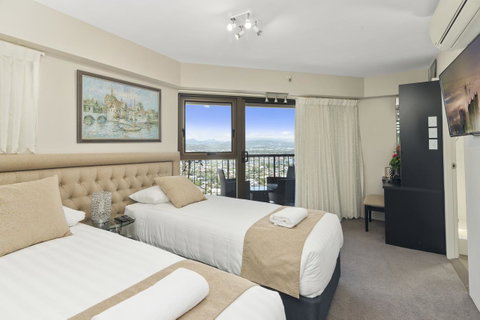 Burleigh Esplanade Apartments - Tourism Guide 34