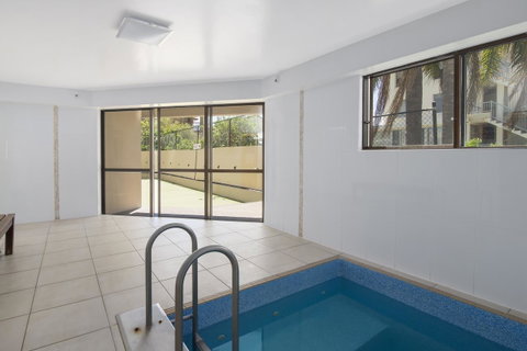 Burleigh Esplanade Apartments - Tourism Guide 23