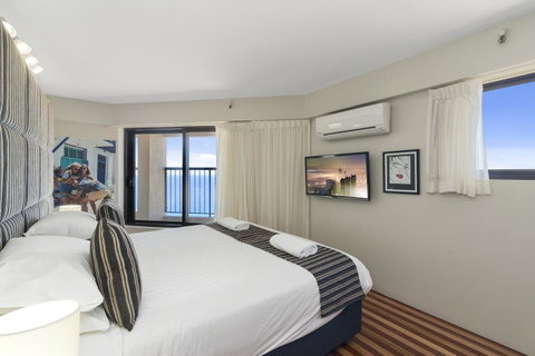 Burleigh Esplanade Apartments - Tourism Guide 28