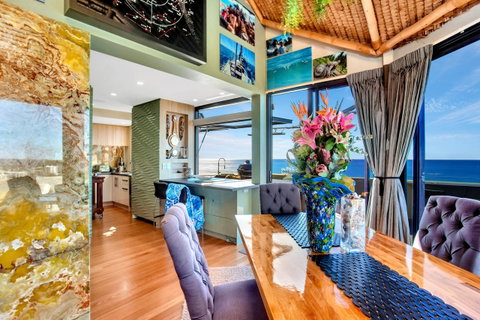 Burleigh Esplanade Apartments - Tourism Guide 2