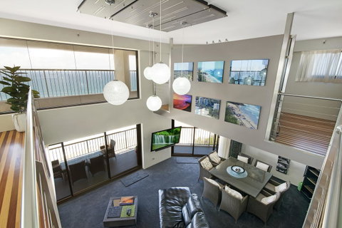 Burleigh Esplanade Apartments - Tourism Guide 25