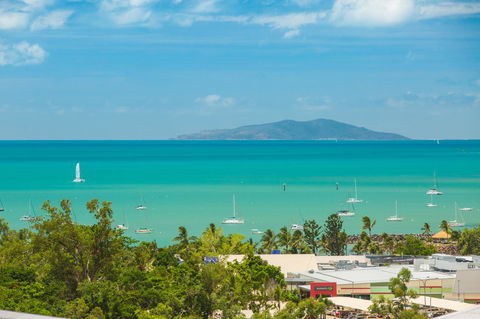 Azure Sea Whitsunday Resort - Travel Search 39