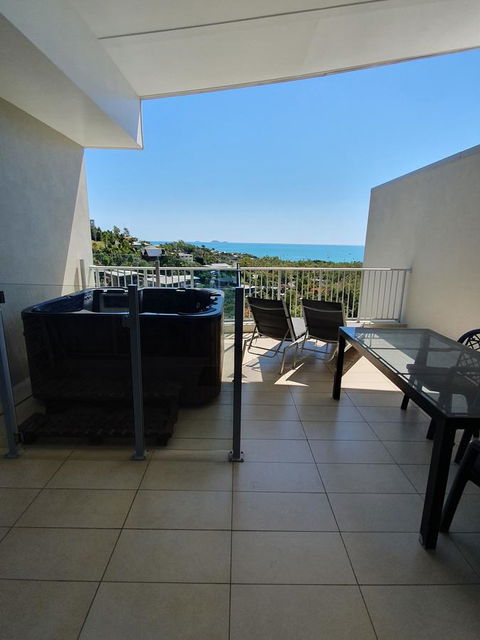 Azure Sea Whitsunday Resort - Travel Search 24