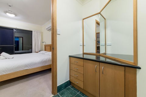 Paradise Penthouse At Waves - Airlie Beach - Travel Search 23
