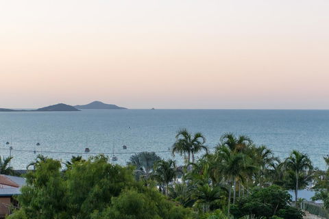 Paradise Penthouse At Waves - Airlie Beach - Travel Search 30