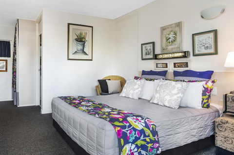 Airport Riverview Motel - Cruises Travel 12