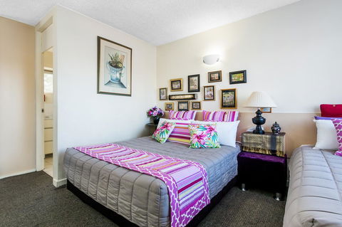 Airport Riverview Motel - Cruises Travel 10