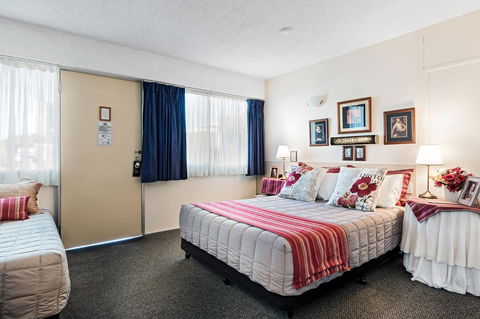 Airport Riverview Motel - Cruises Travel 11