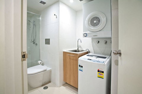 Lanai Riverside Apartments - Tourism Guide 6