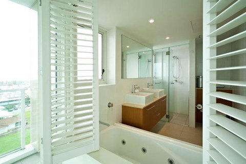 Lanai Riverside Apartments - Tourism Guide 38