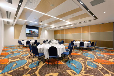 Calamvale Hotel Suites And Conference Centre - Cruises Travel 7