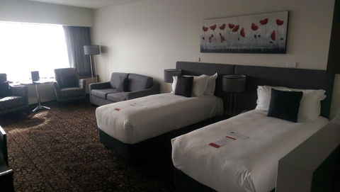 Calamvale Hotel Suites And Conference Centre - Cruises Travel 18