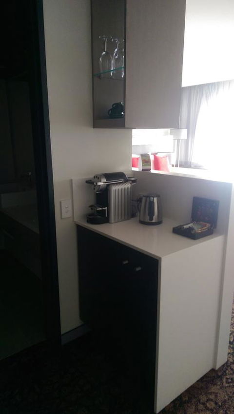 Calamvale Hotel Suites And Conference Centre - Cruises Travel 23