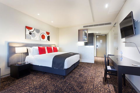 Calamvale Hotel Suites And Conference Centre - Cruises Travel 3
