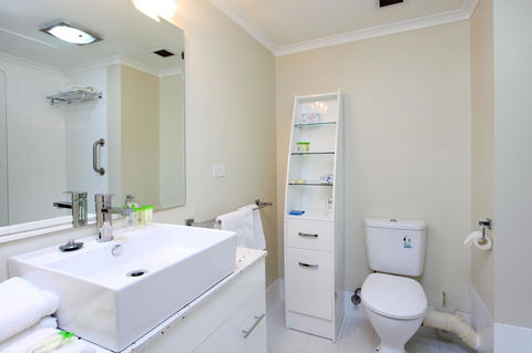 Best Western Gregory Terrace - Cruises Travel 15
