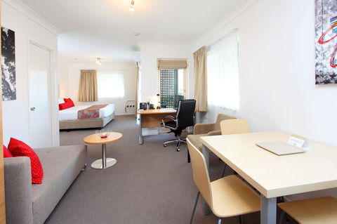 Best Western Gregory Terrace - Cruises Travel 18