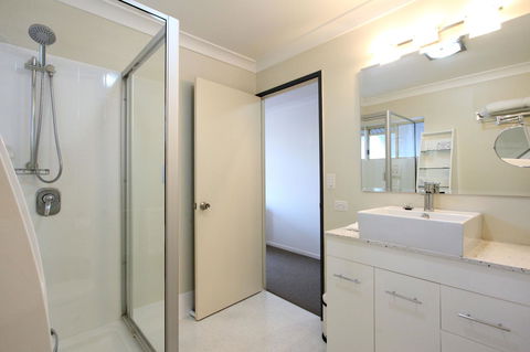 Best Western Gregory Terrace - Cruises Travel 21