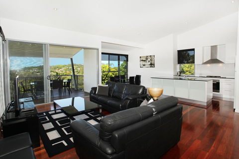224 Centenary Heights Road Coolum Beach, 500 Dollar Bond, Linen Included - Travel Search 3